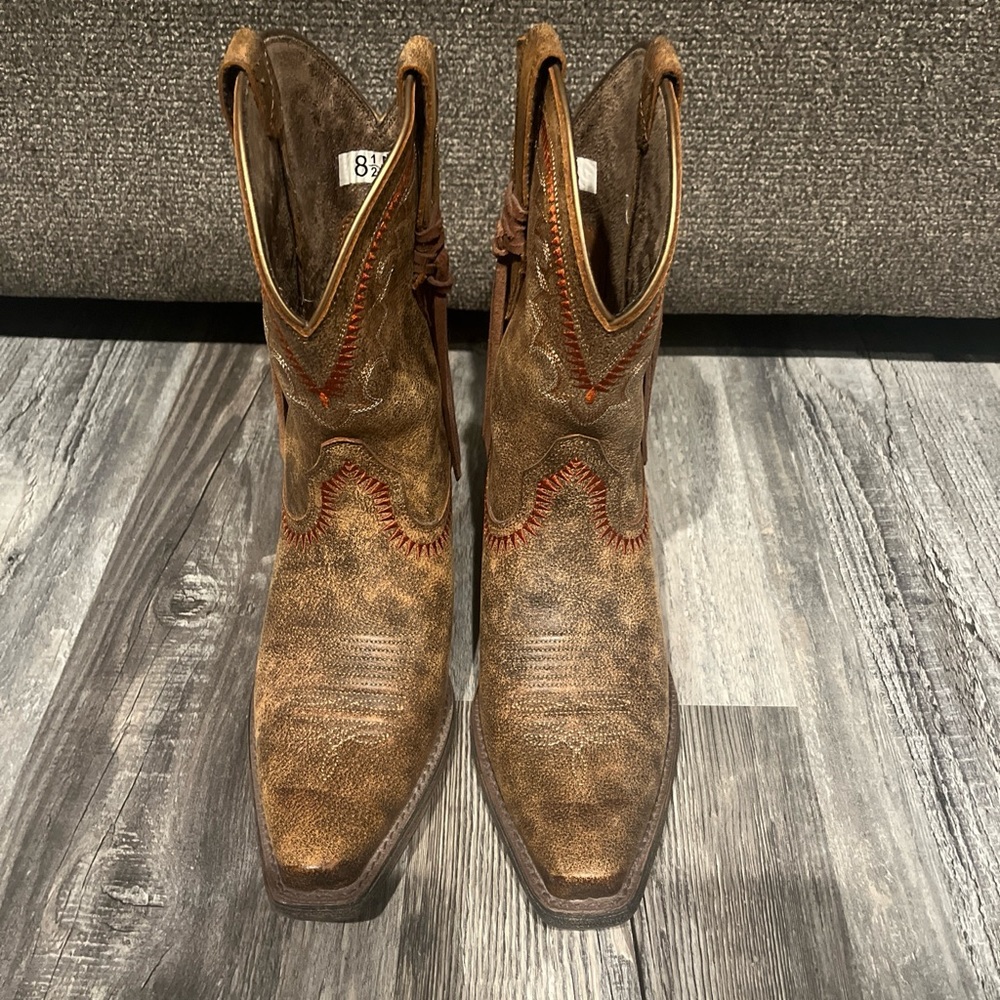 Ariat Women’s Cowboy Boots Size 8